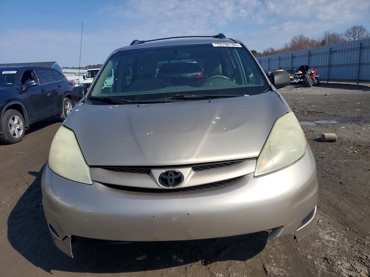 Toyota Sienna Le 7 Passenger