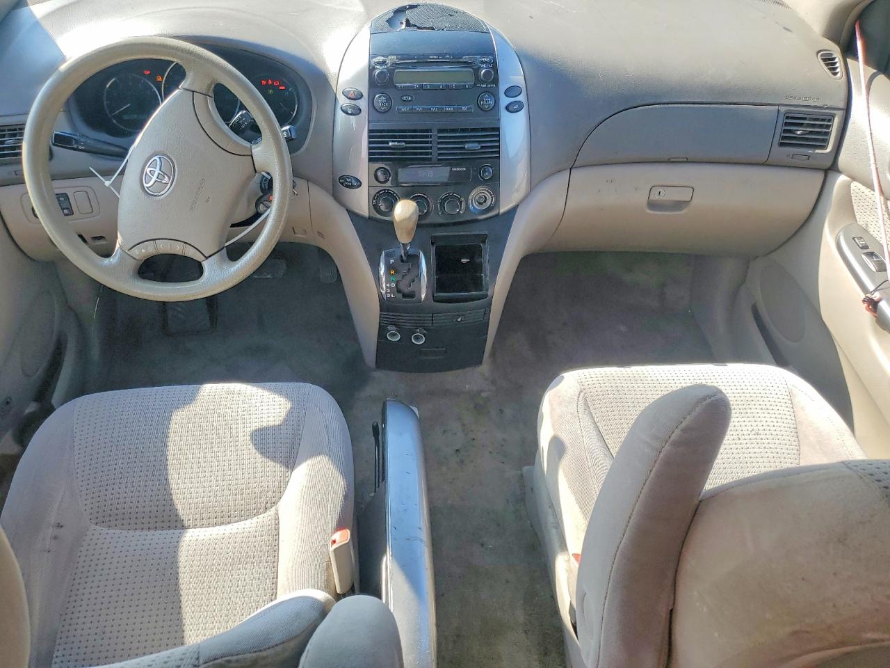 Toyota Sienna Le 7 Passenger