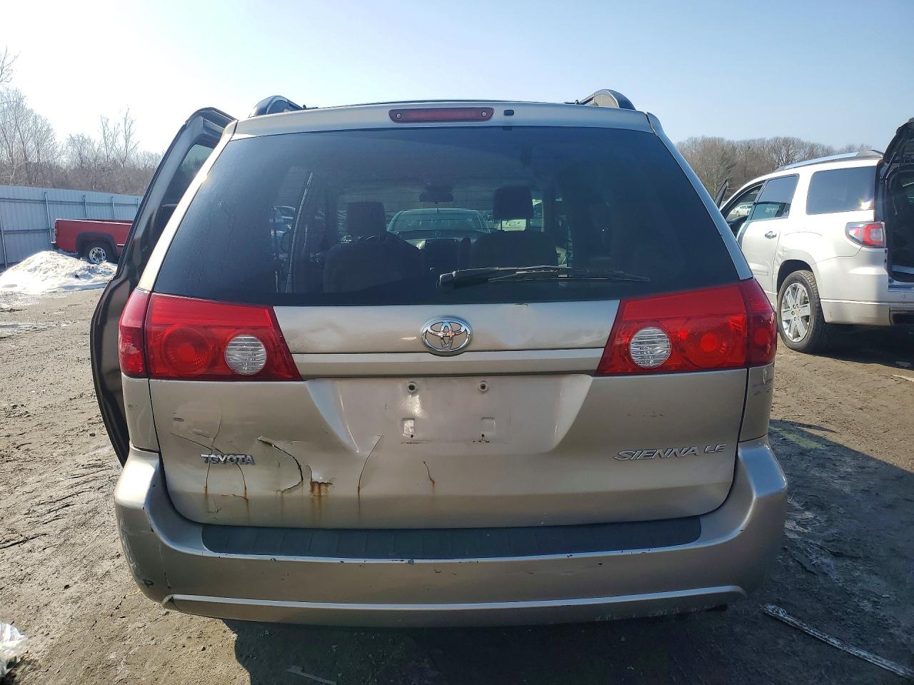 Toyota Sienna Le 7 Passenger