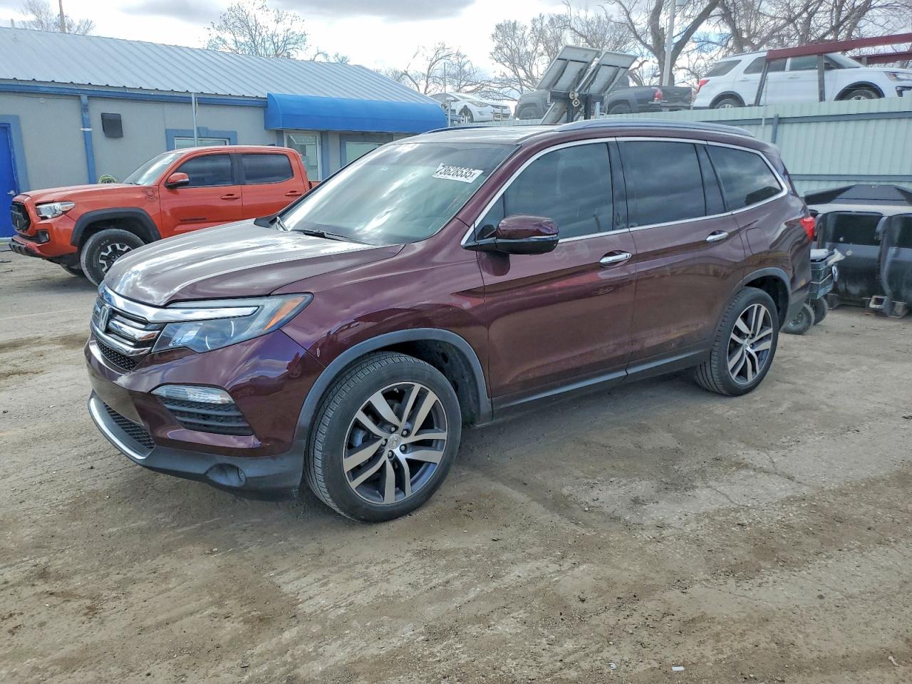 Salvage Honda Pilot Image