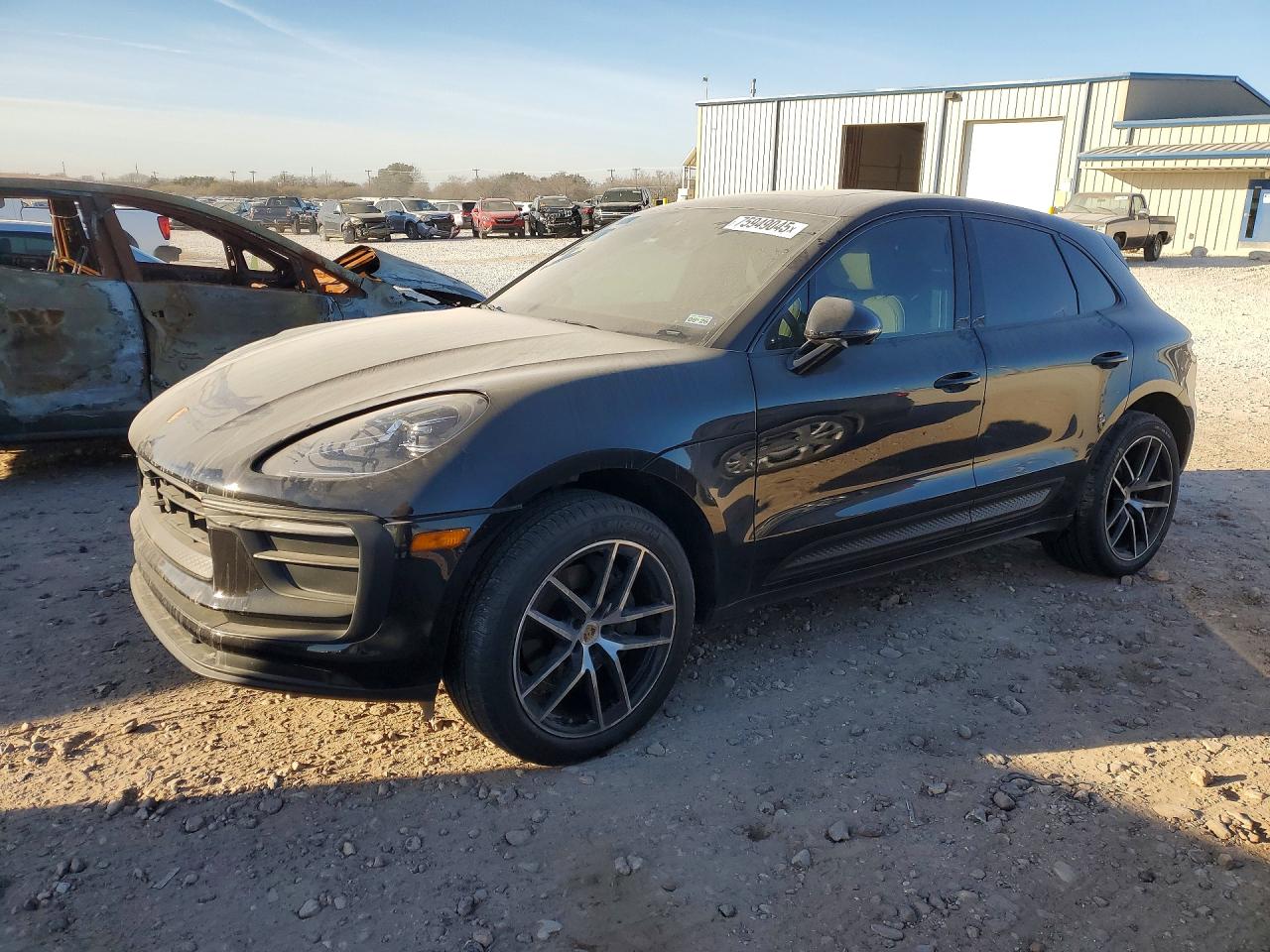 Salvage Porsche Macan Base Image