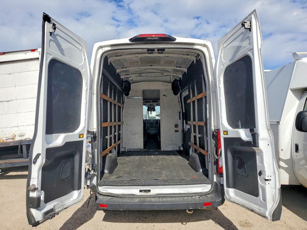 Ford Transit T-250