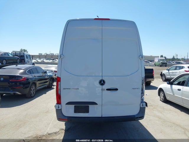 Mercedes-Benz Sprinter 2500 High Roof 4-cyl Diesel