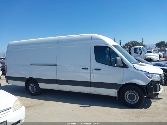 Mercedes-Benz Sprinter 2500 High Roof 4-cyl Diesel