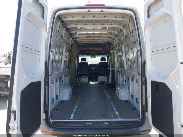 Mercedes-Benz Sprinter 2500 High Roof 4-cyl Diesel