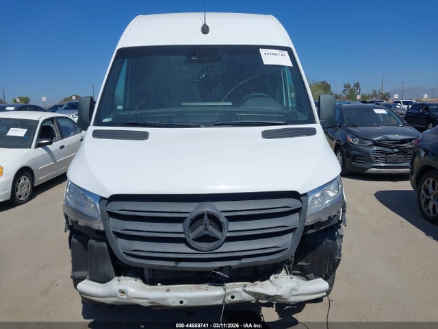 Mercedes-Benz Sprinter 2500 High Roof 4-cyl Diesel