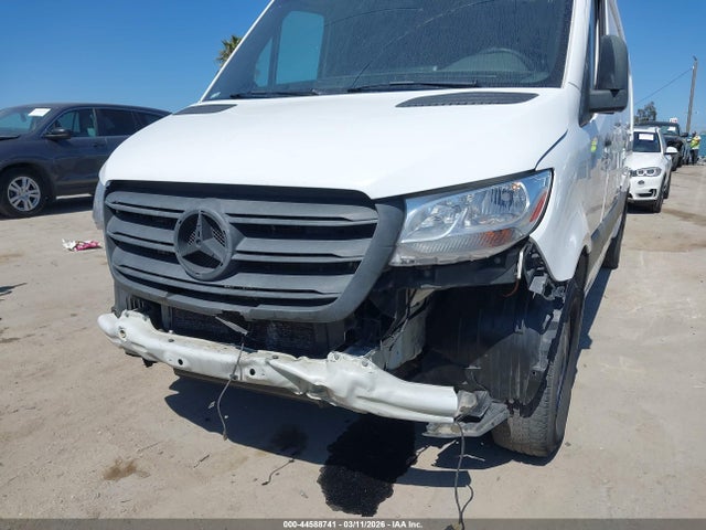 Mercedes-Benz Sprinter 2500 High Roof 4-cyl Diesel