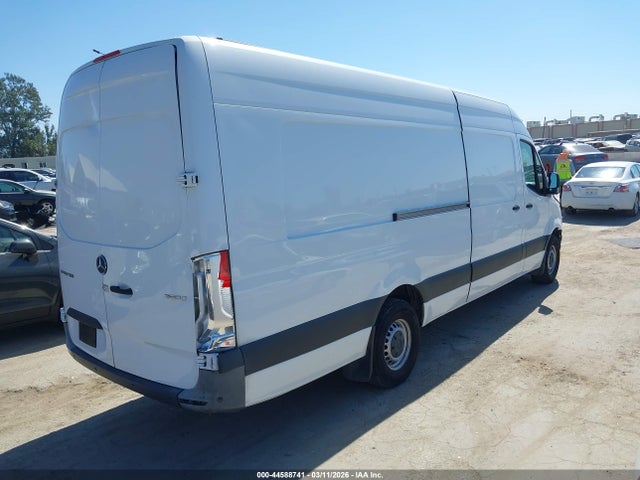 Mercedes-Benz Sprinter 2500 High Roof 4-cyl Diesel