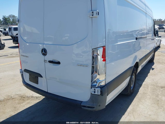 Mercedes-Benz Sprinter 2500 High Roof 4-cyl Diesel