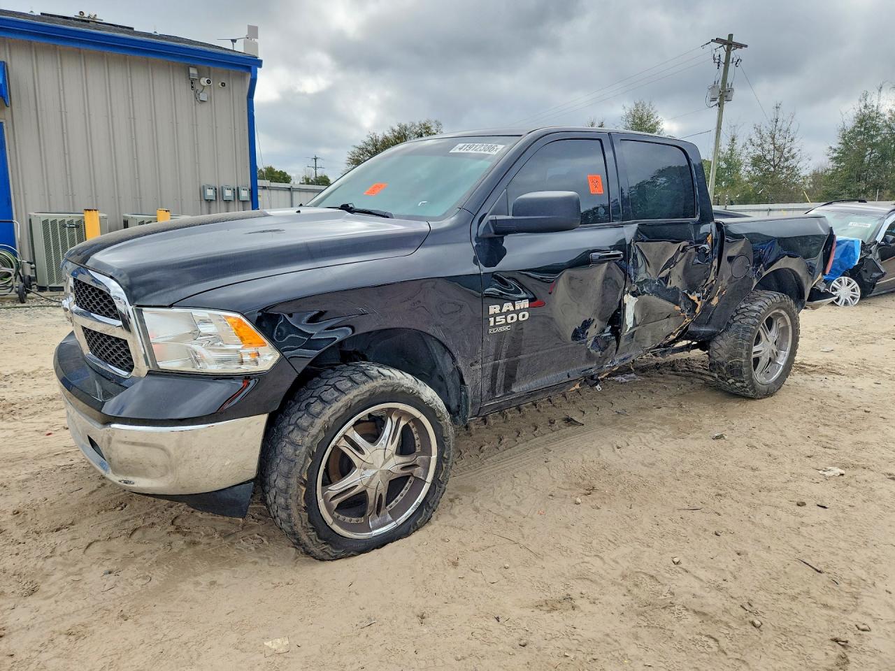 Salvage Ram 1500 Image