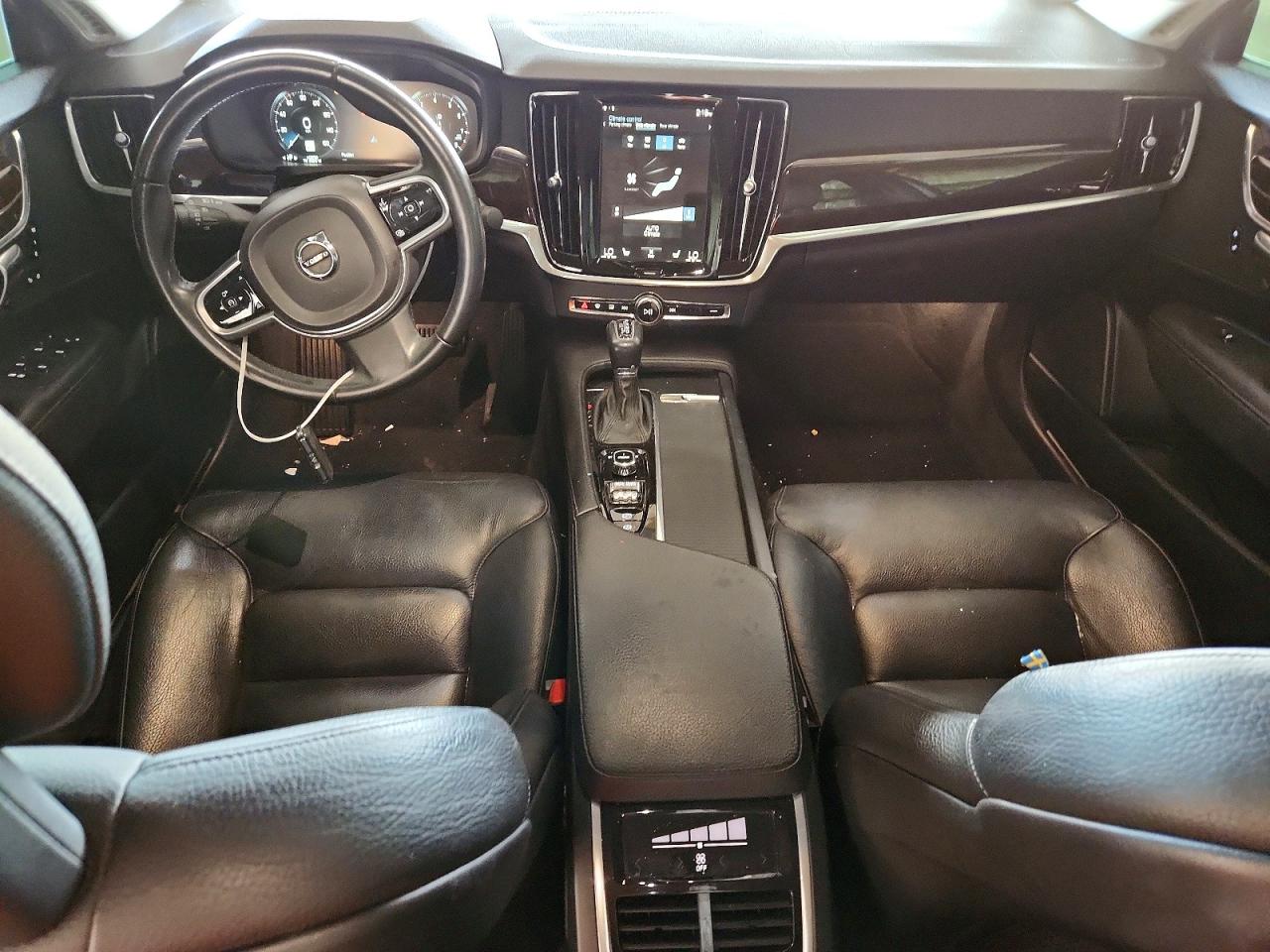 Volvo S90 T5 Momentum