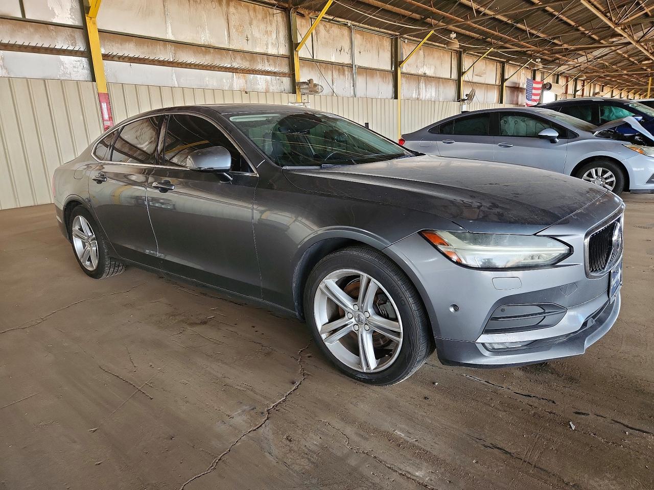 Volvo S90 T5 Momentum