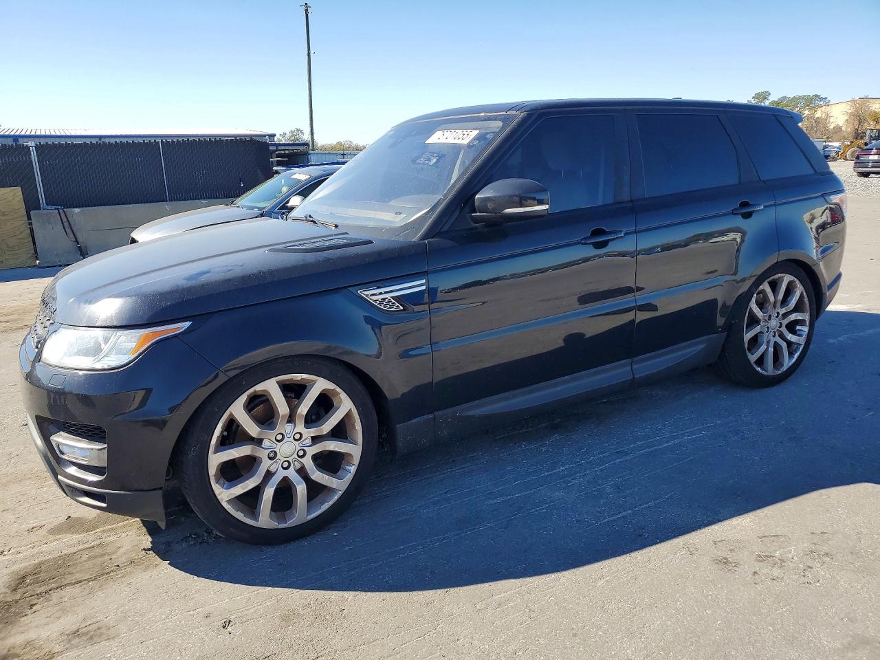 Salvage Land Rover Range Rover Image