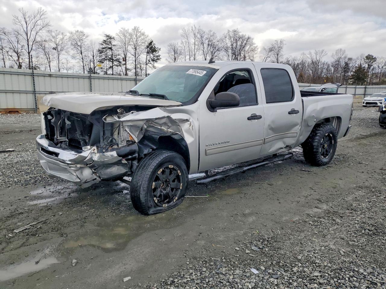 Salvage Chevrolet Silverado Image