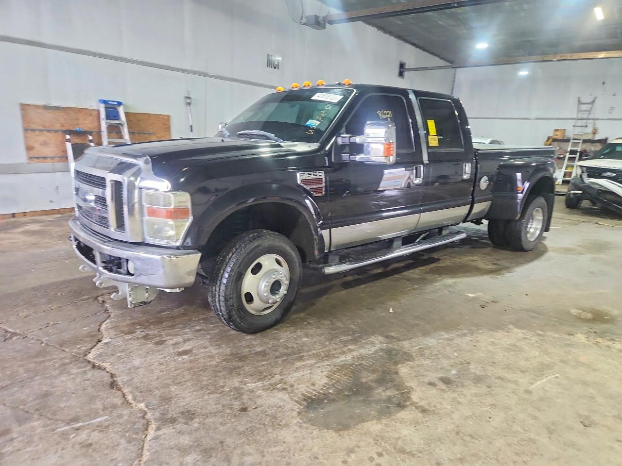 Salvage Ford F-350 Image