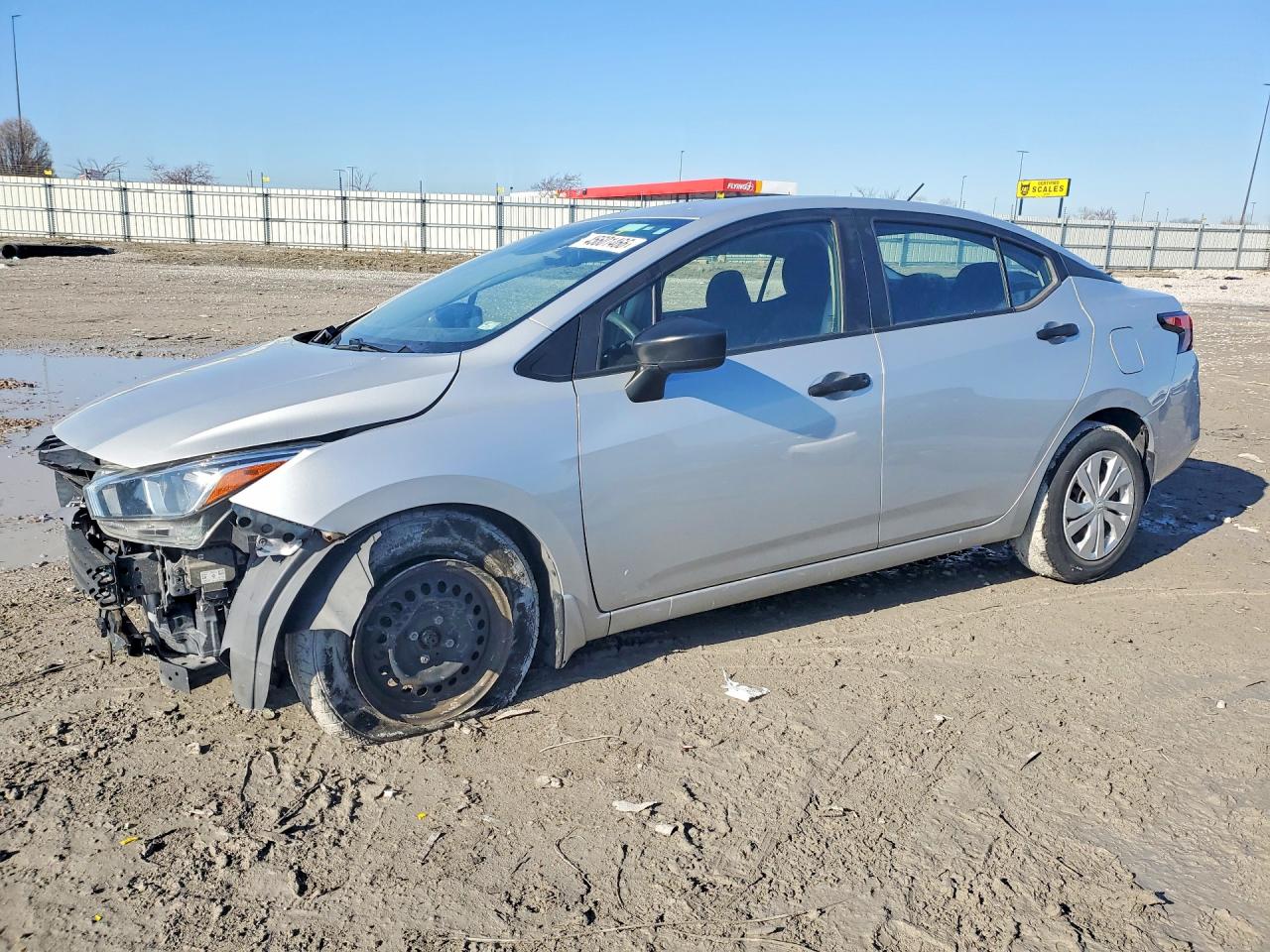 Salvage Nissan Versa Image
