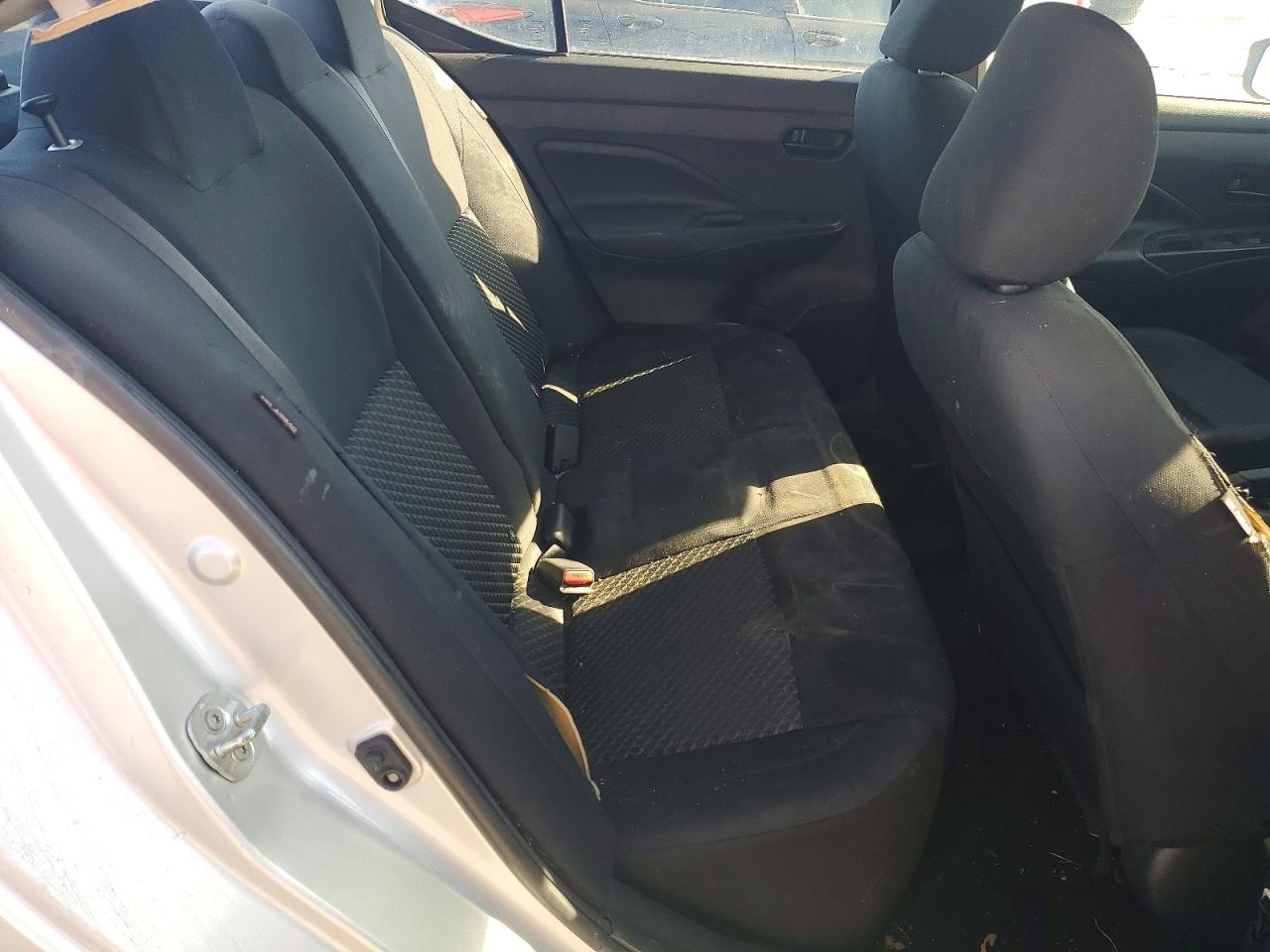 Nissan Versa S