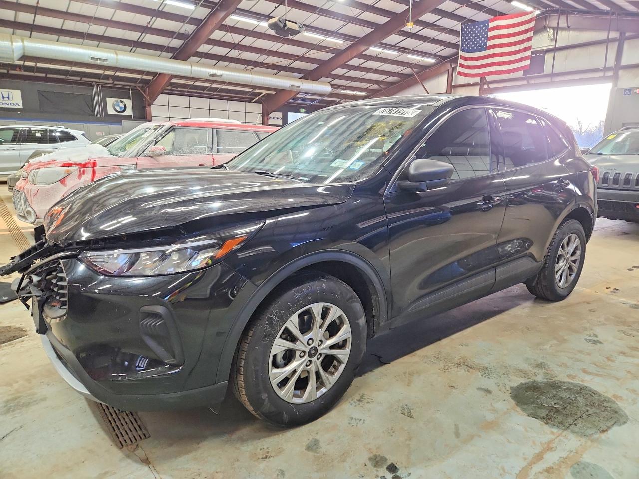 Salvage Ford Escape Image