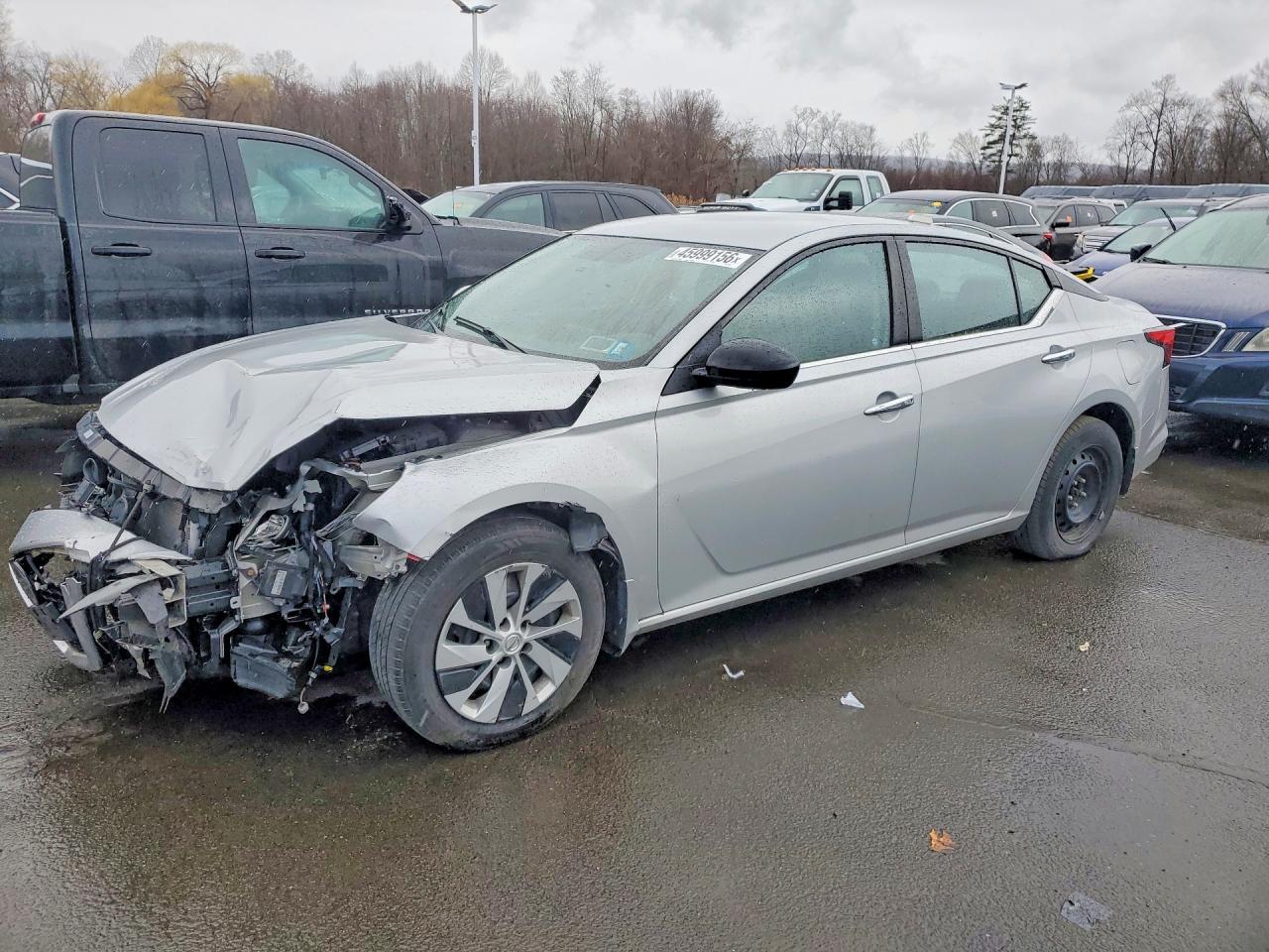 Salvage Nissan Altima Image