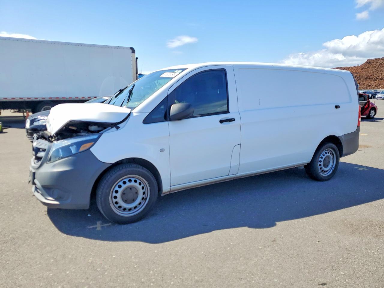Salvage Mercedes-Benz Metris Image