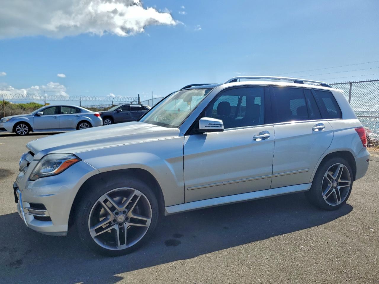 Salvage Mercedes-Benz GLK Image