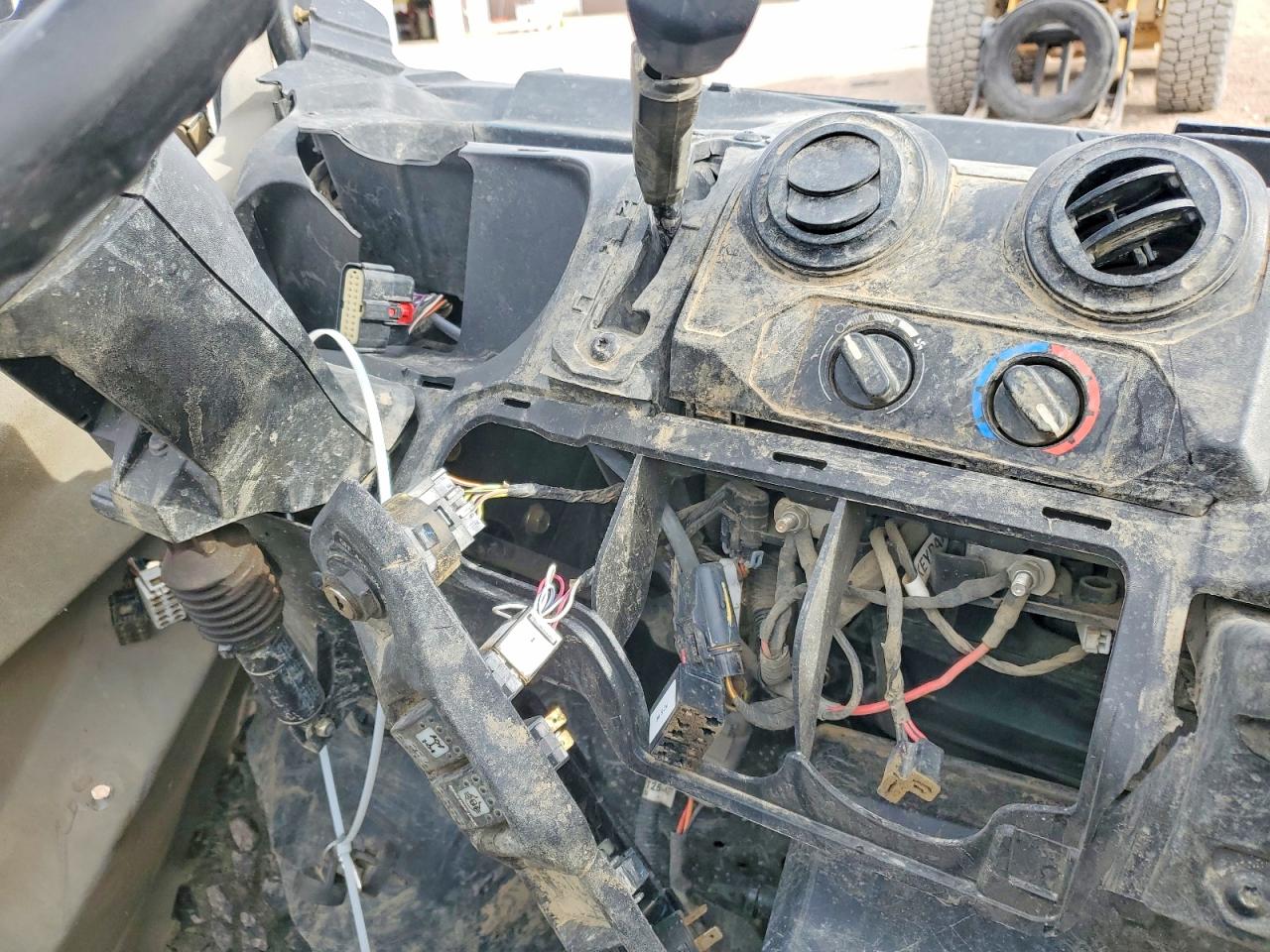 Can-Am Defender