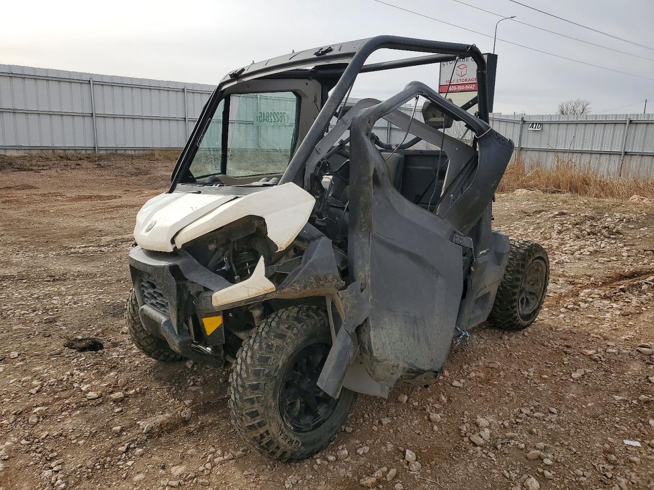 Can-Am Defender