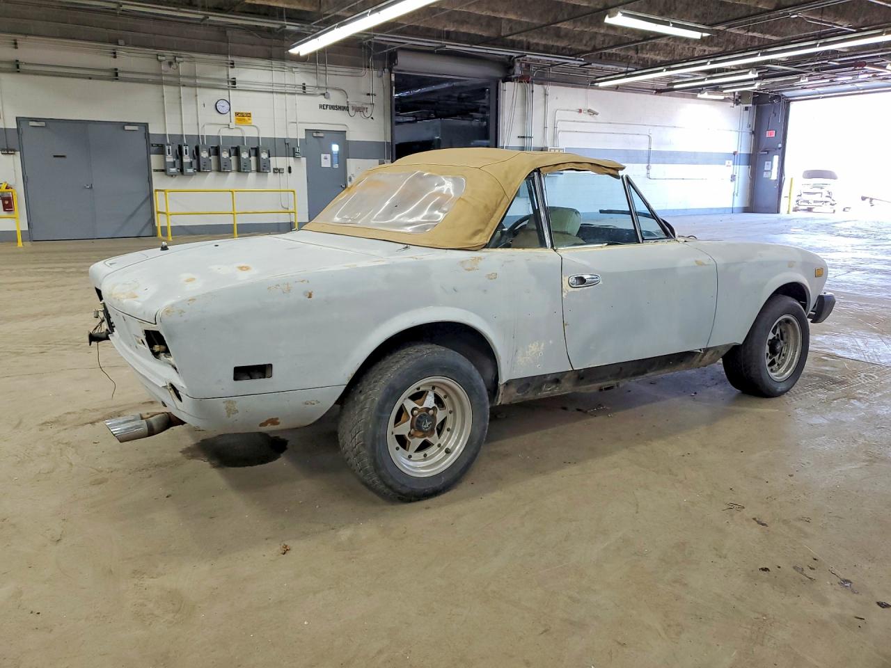 FIAT 124 Spider