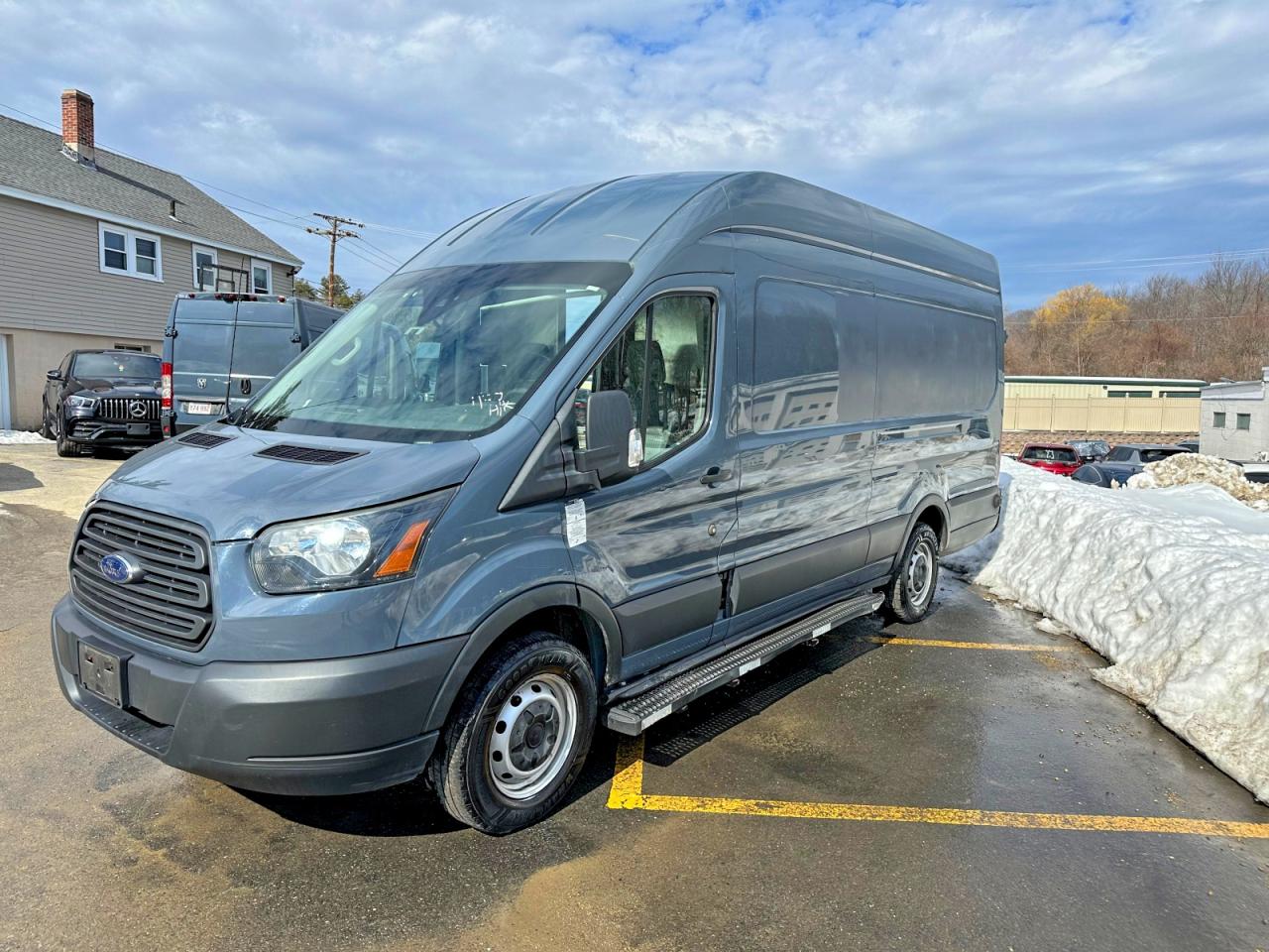 Salvage Ford Transit Image
