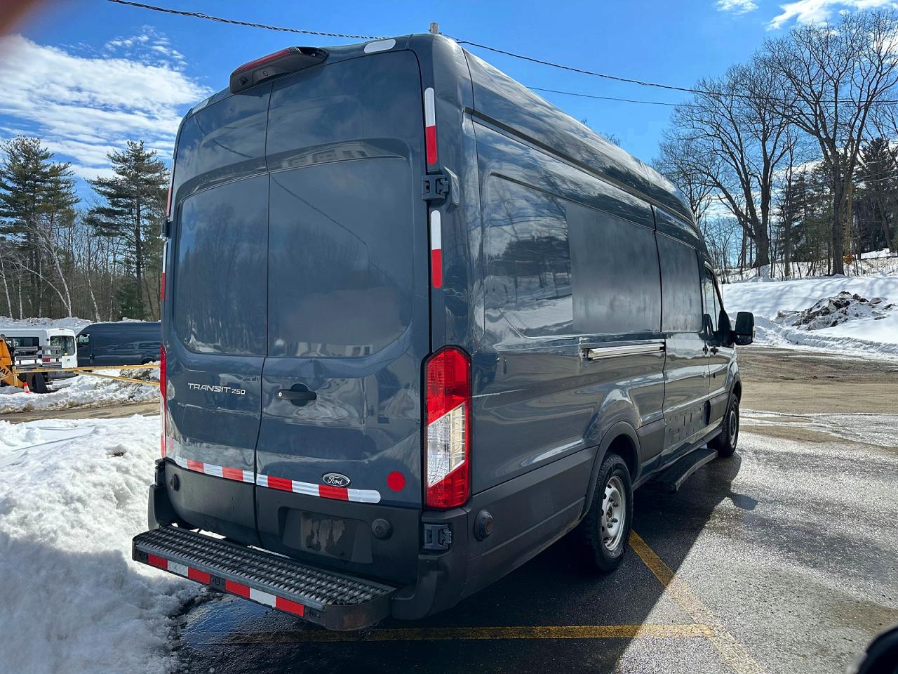 Ford Transit T-250