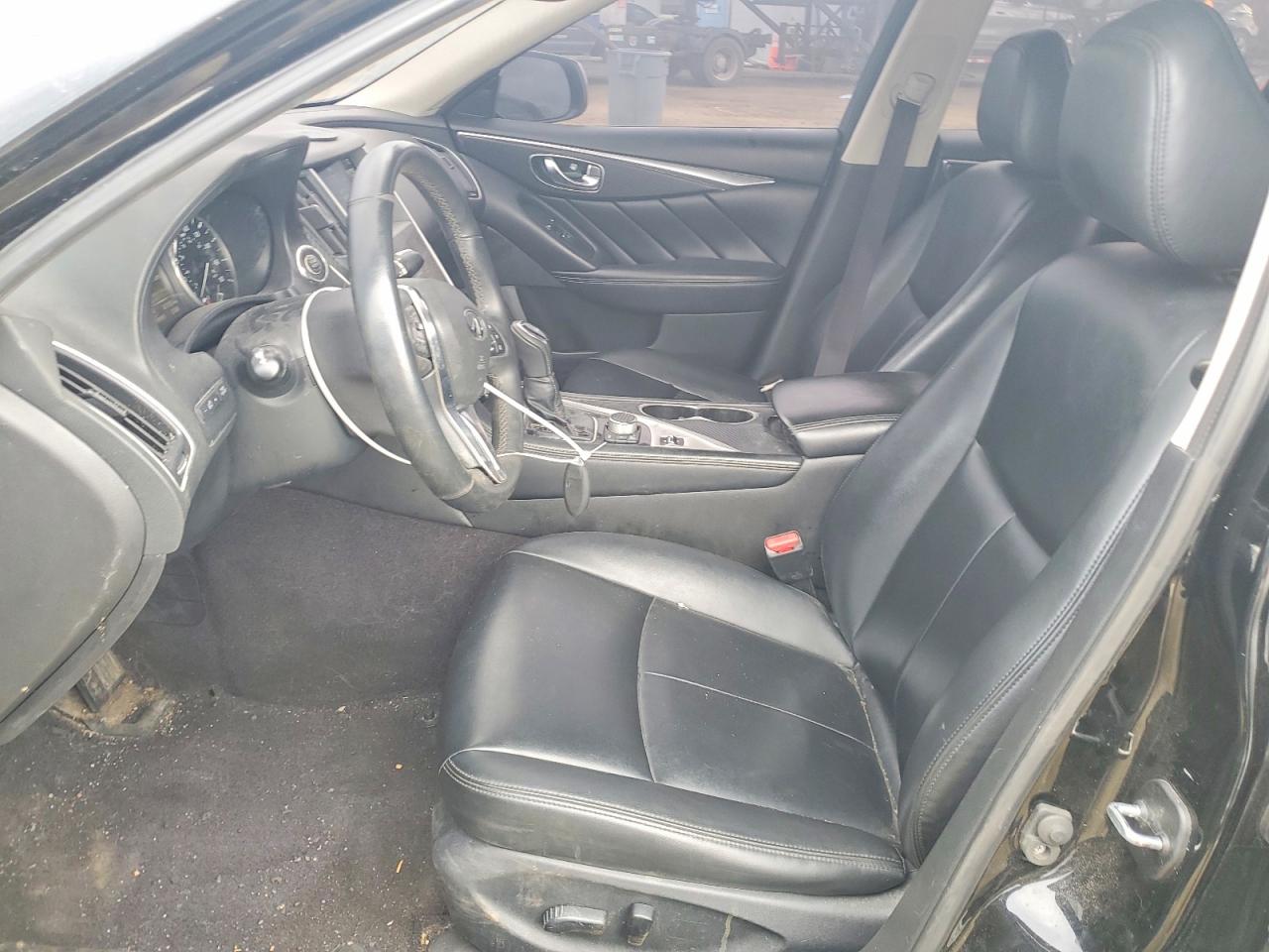 INFINITI Q50 Luxe