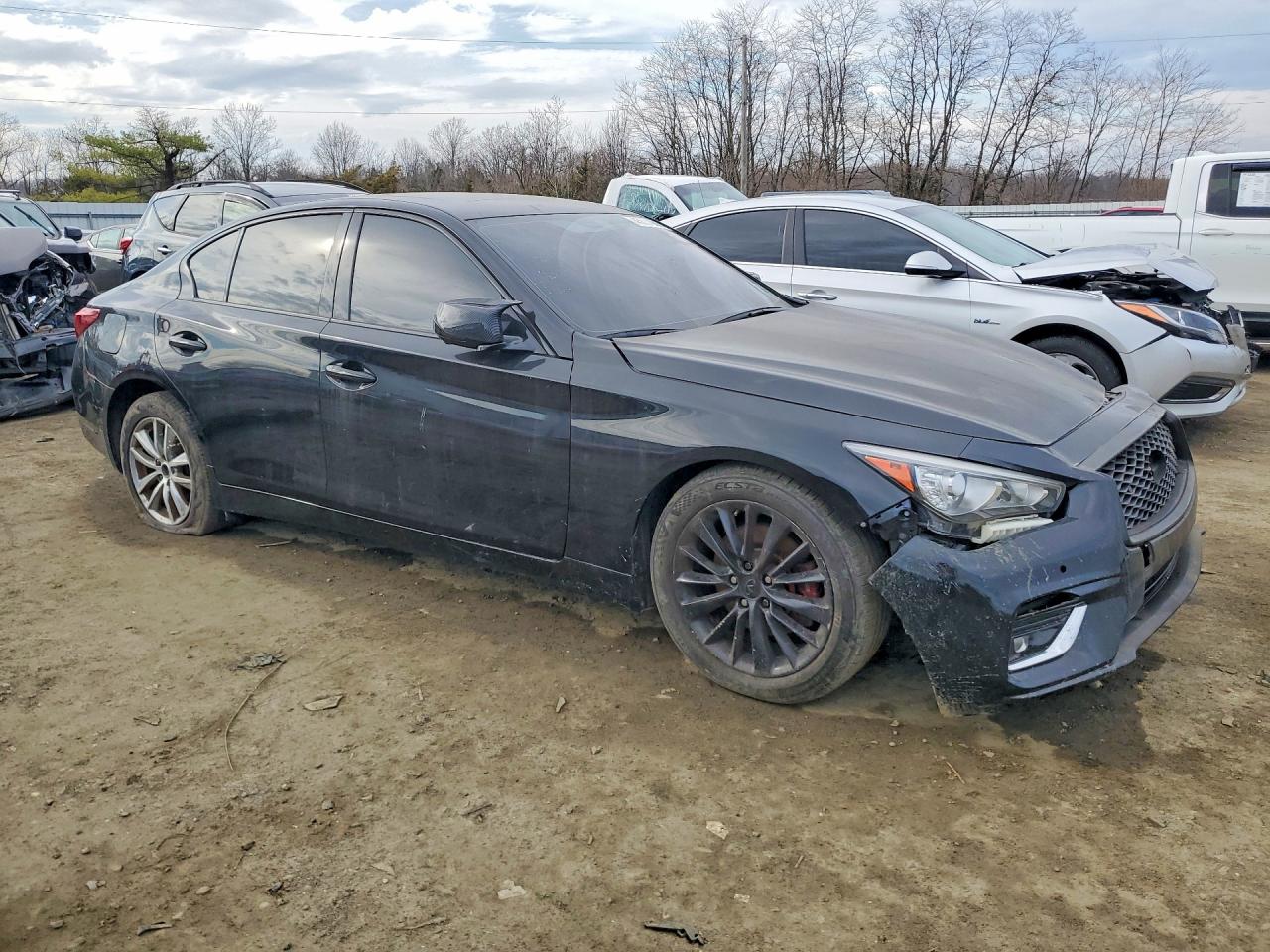 INFINITI Q50 Luxe