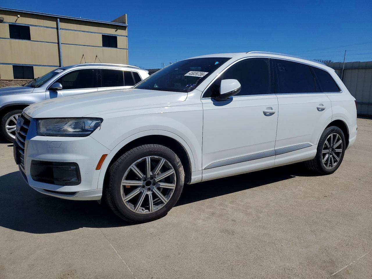 Salvage Audi Q7 Image