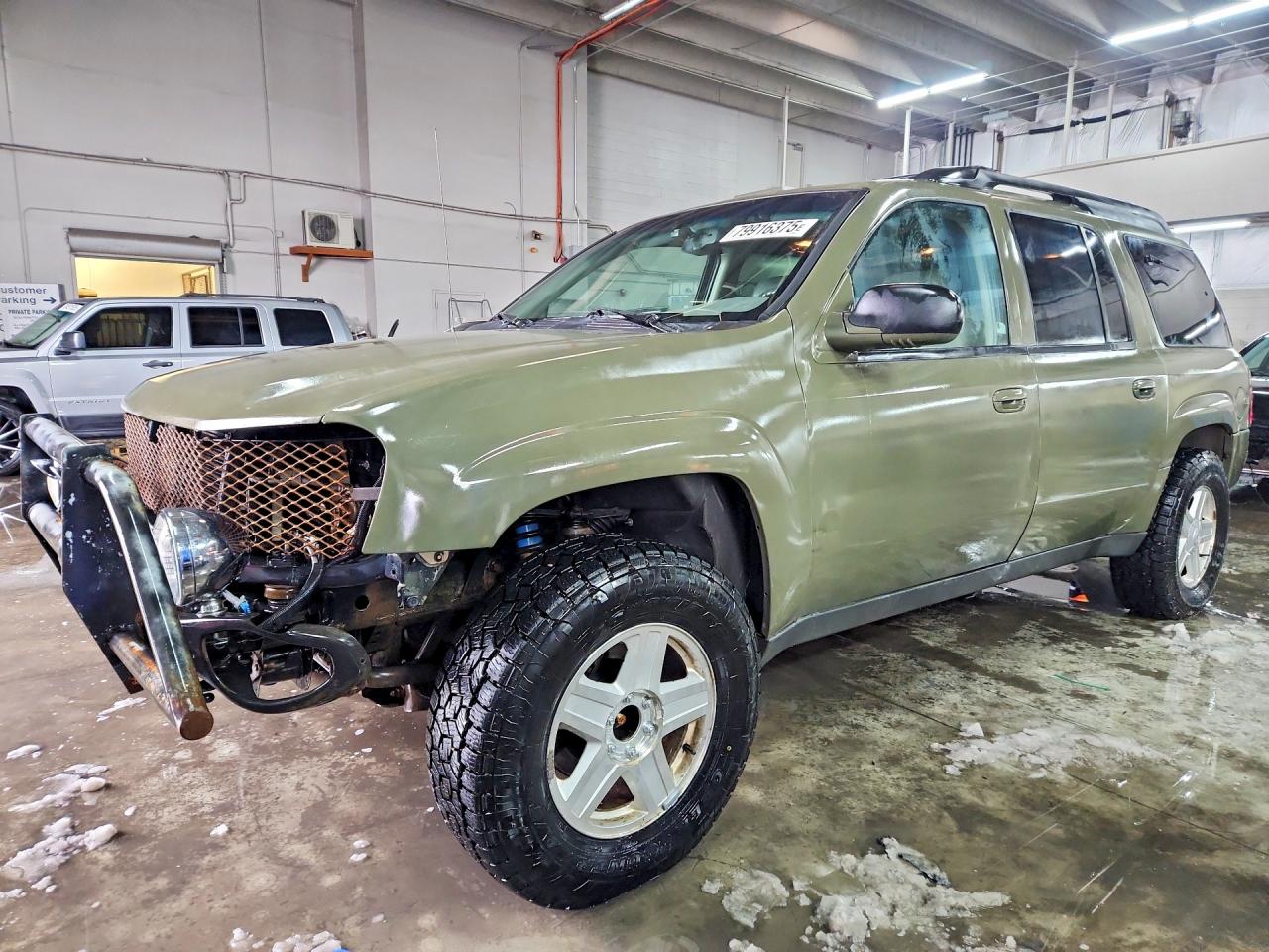 Salvage Chevrolet Trailblaze Image