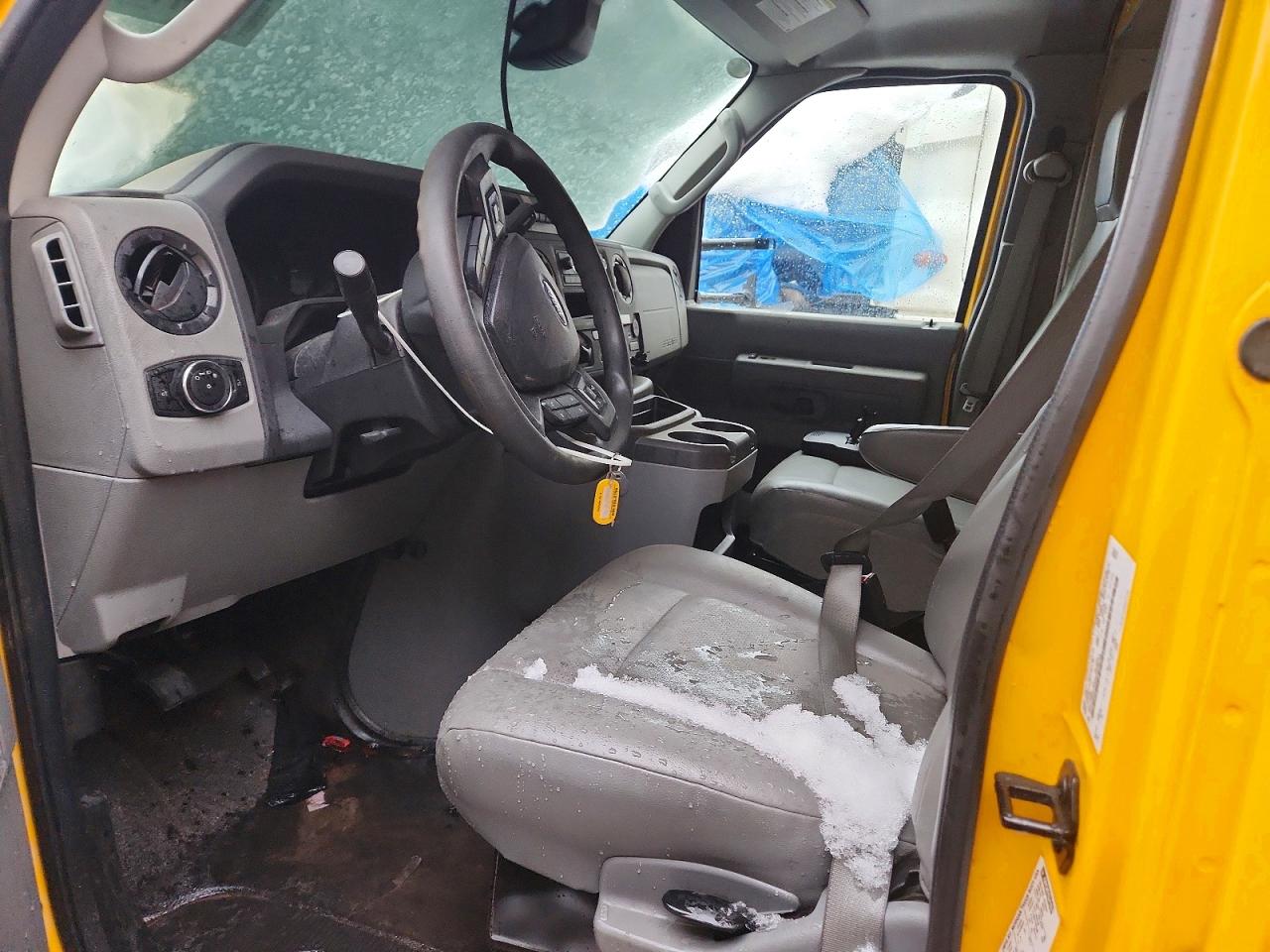 Ford Econoline E350 Super Duty Van