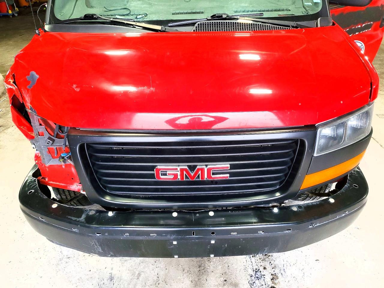 GMC Savana G3500 Paratransit