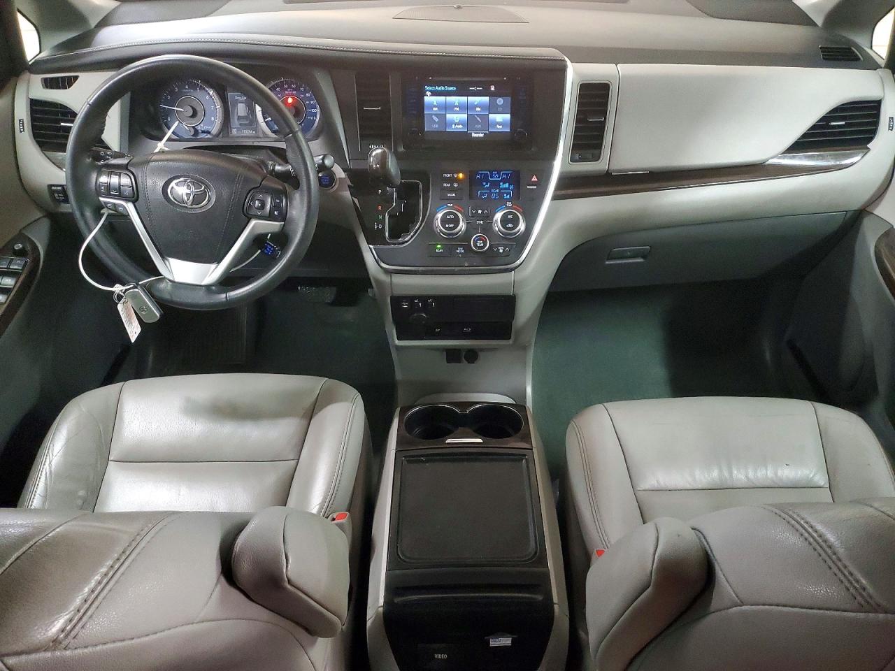 Toyota Sienna Xle Premium 8-passenger