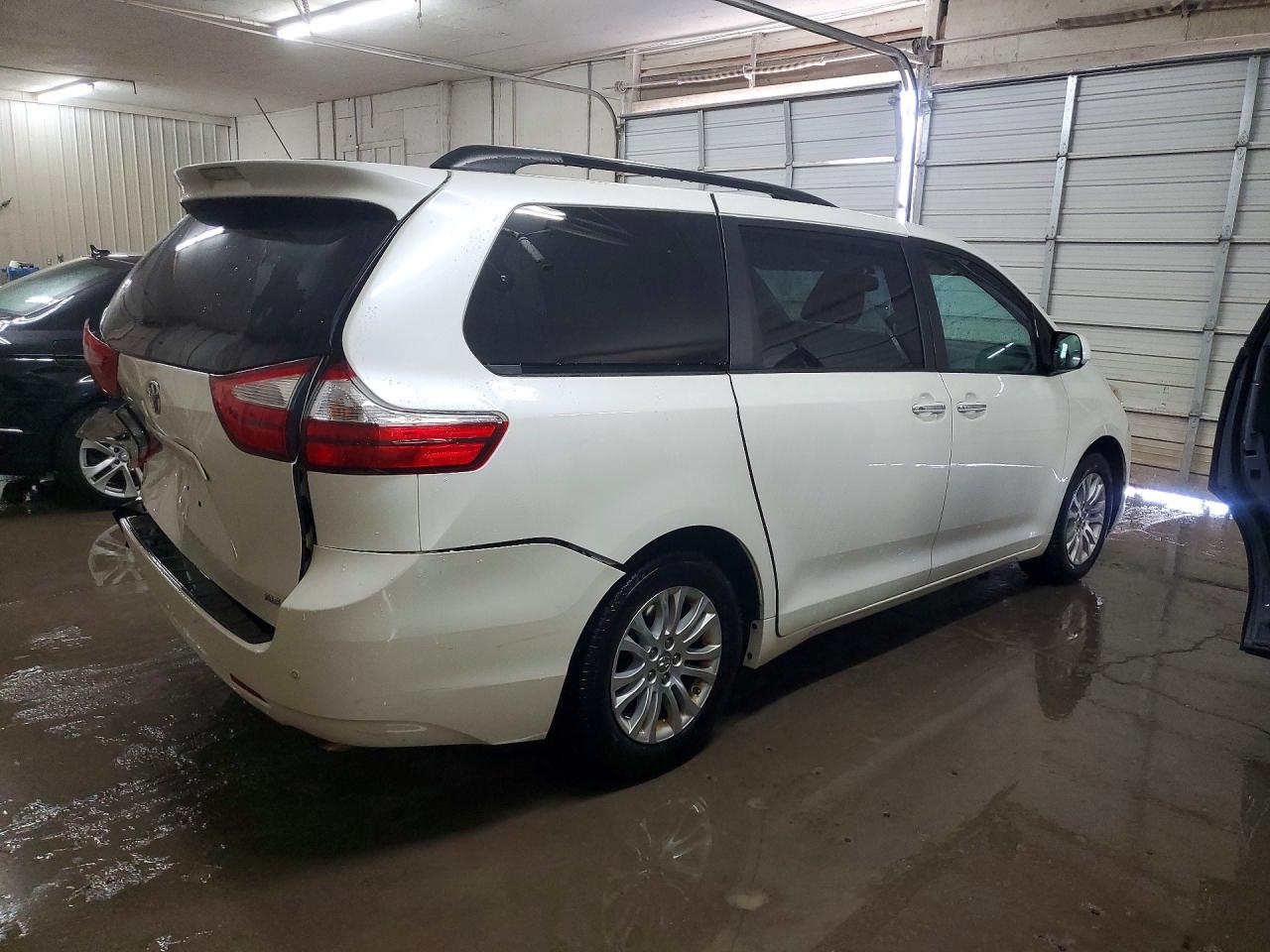 Toyota Sienna Xle Premium 8-passenger