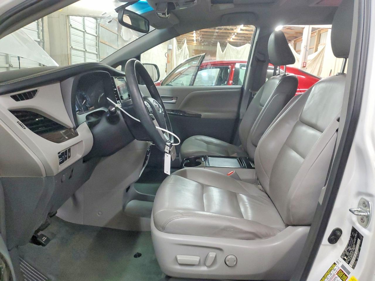 Toyota Sienna Xle Premium 8-passenger