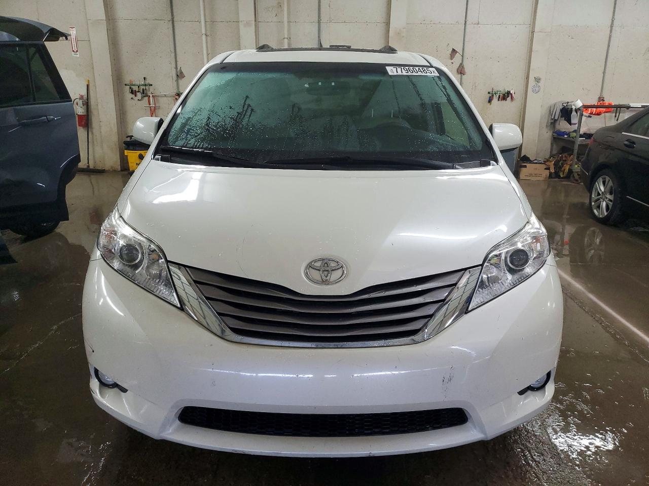 Toyota Sienna Xle Premium 8-passenger