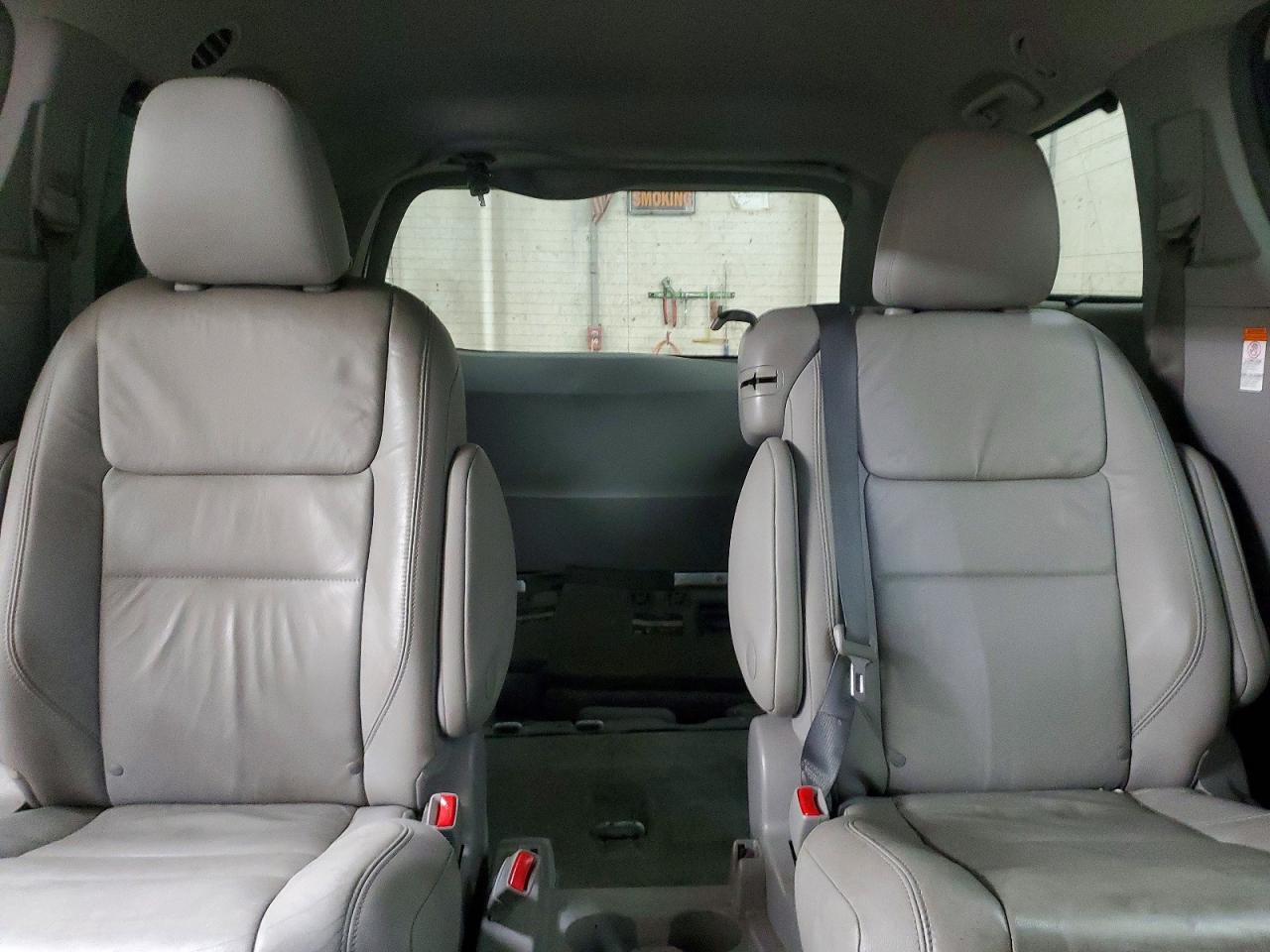 Toyota Sienna Xle Premium 8-passenger