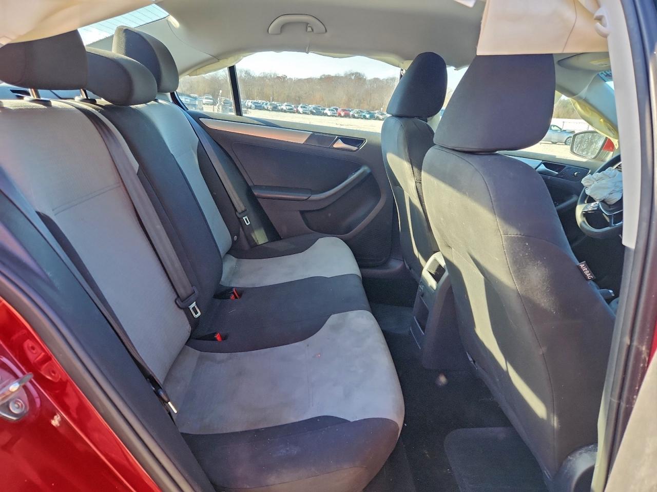 Volkswagen Jetta S