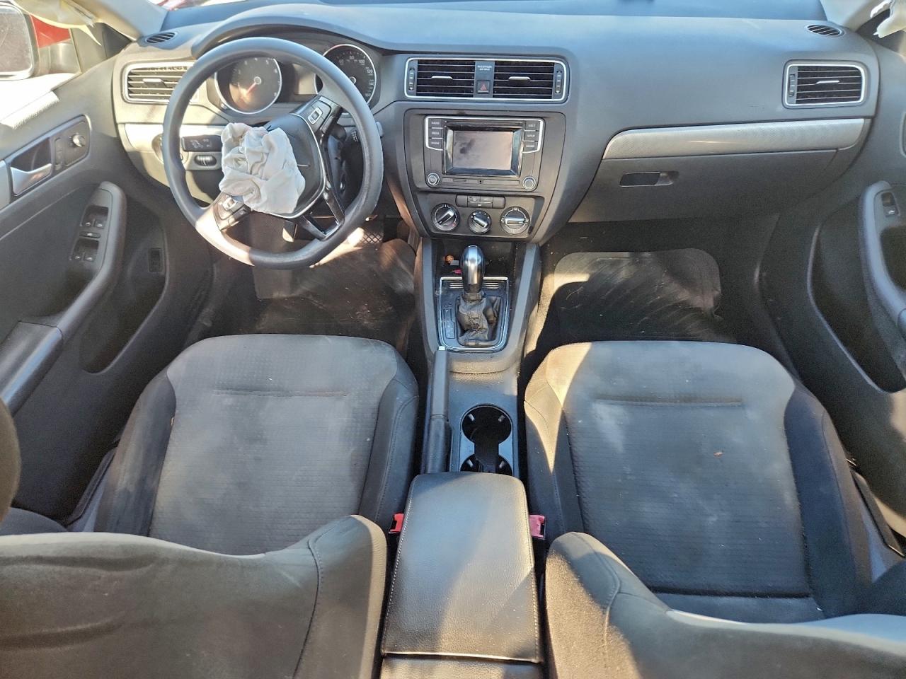 Volkswagen Jetta S