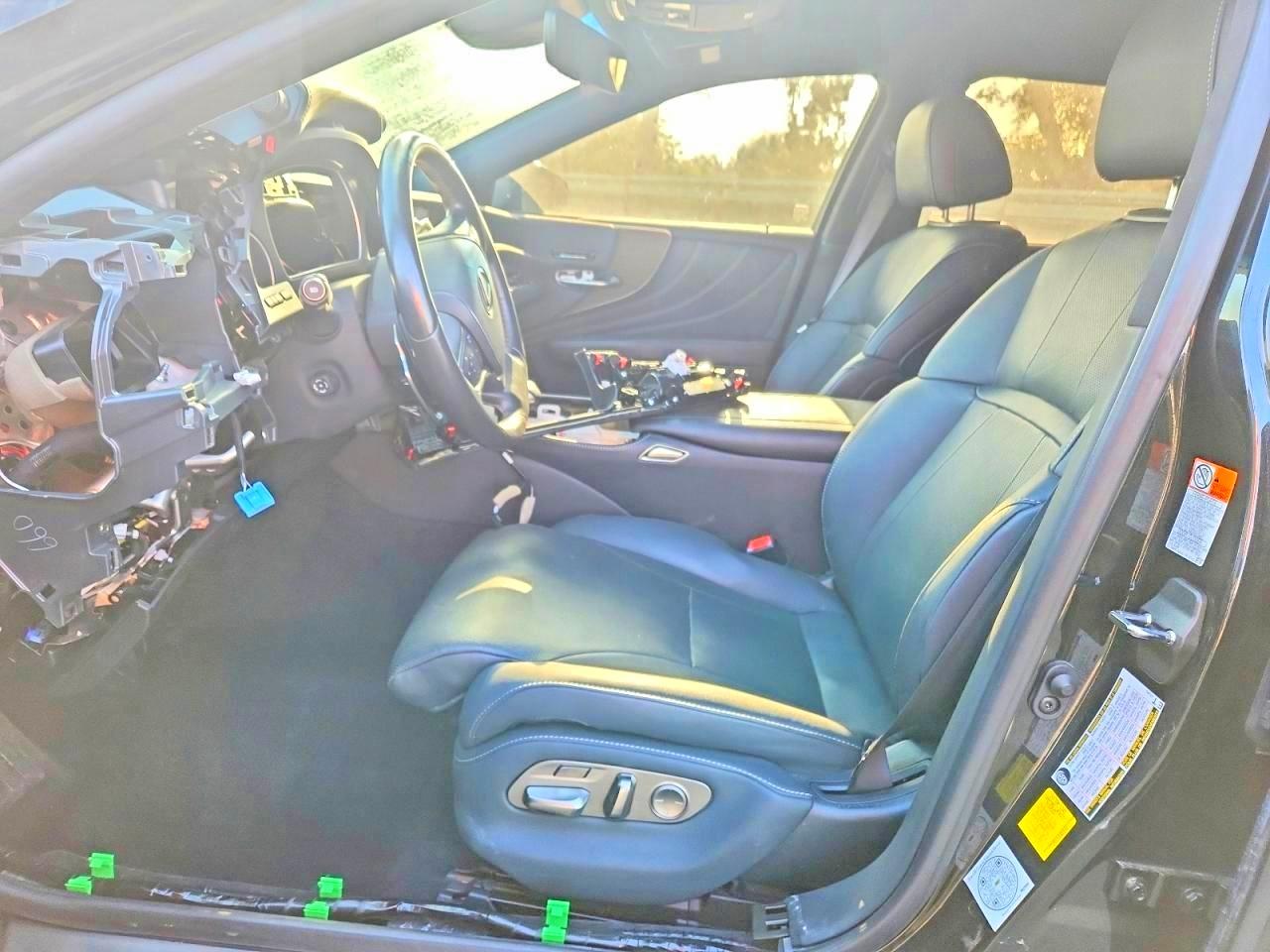 Lexus LS Base