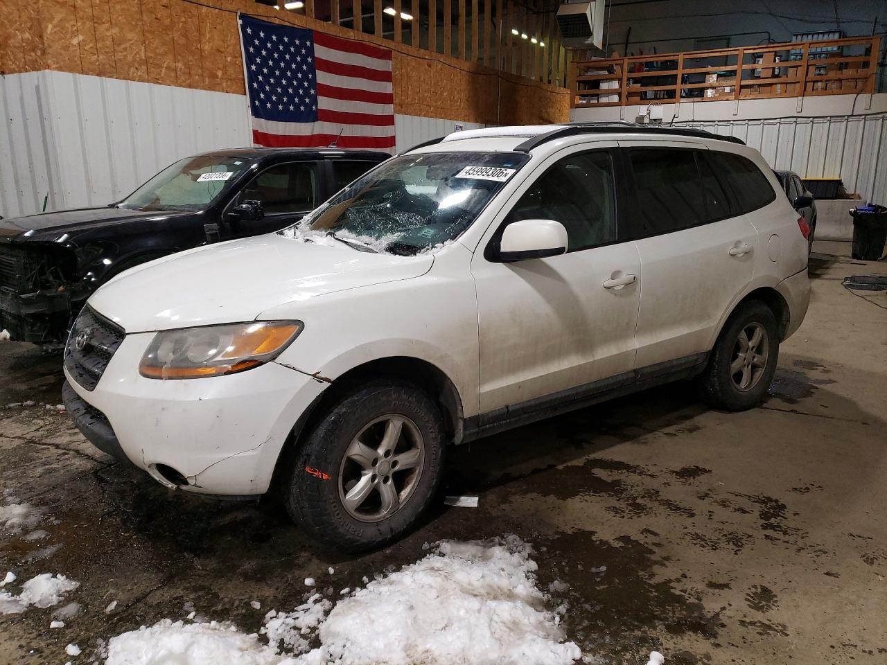 Salvage Hyundai SANTA FE Image