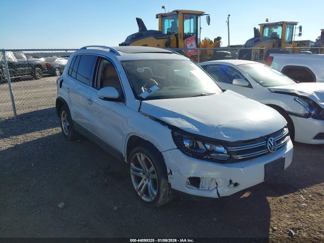 Salvage Volkswagen Tiguan Image