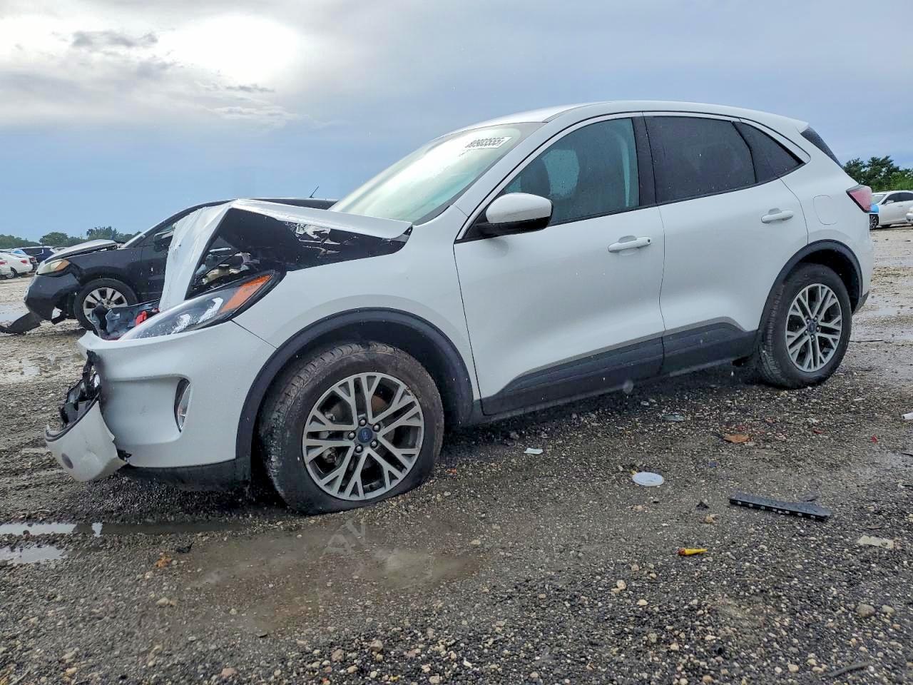 Salvage Ford Escape Image