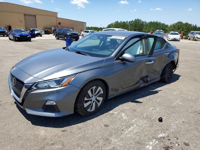 Salvage Nissan Altima Image
