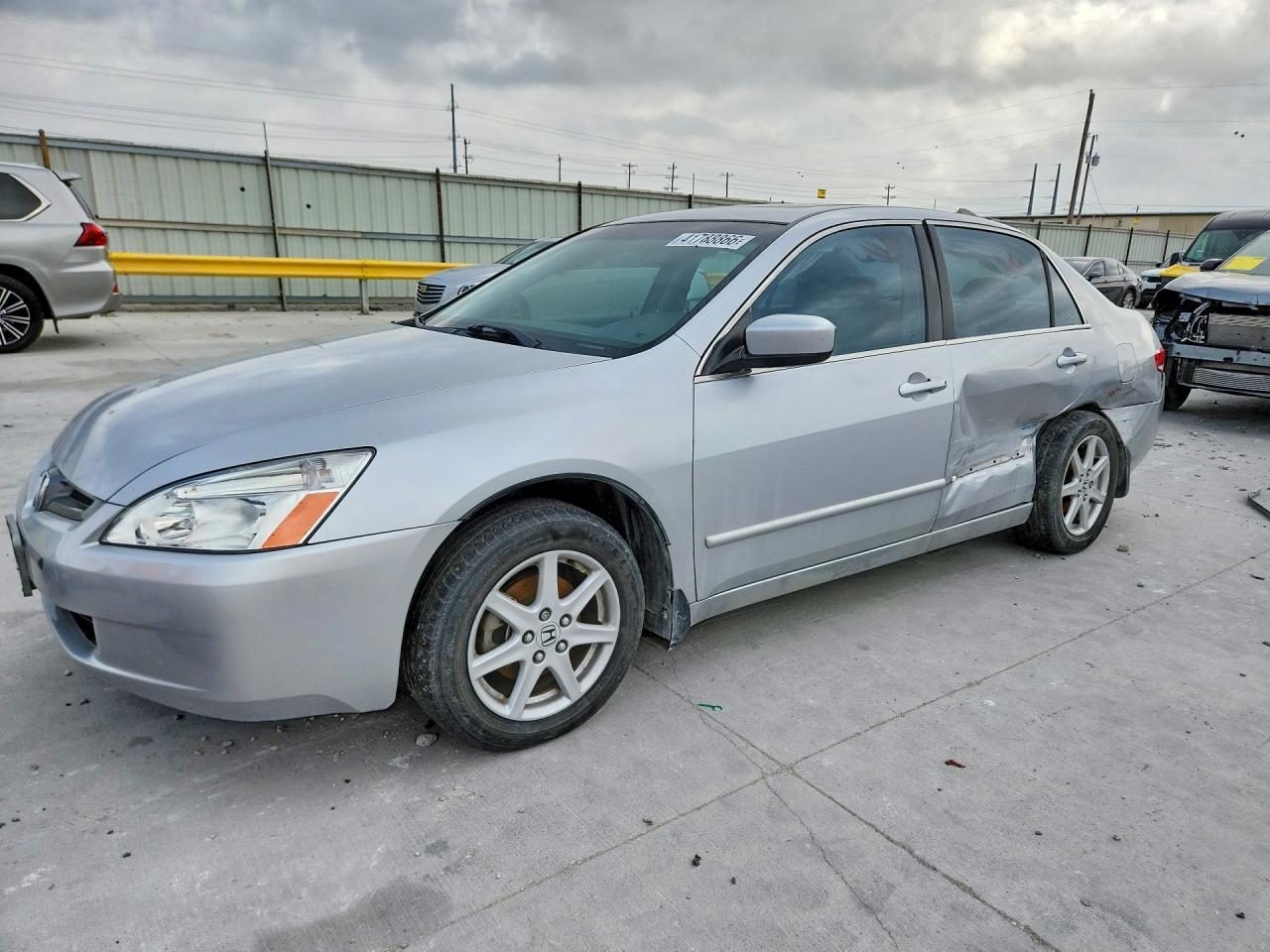 Salvage Honda Accord Image