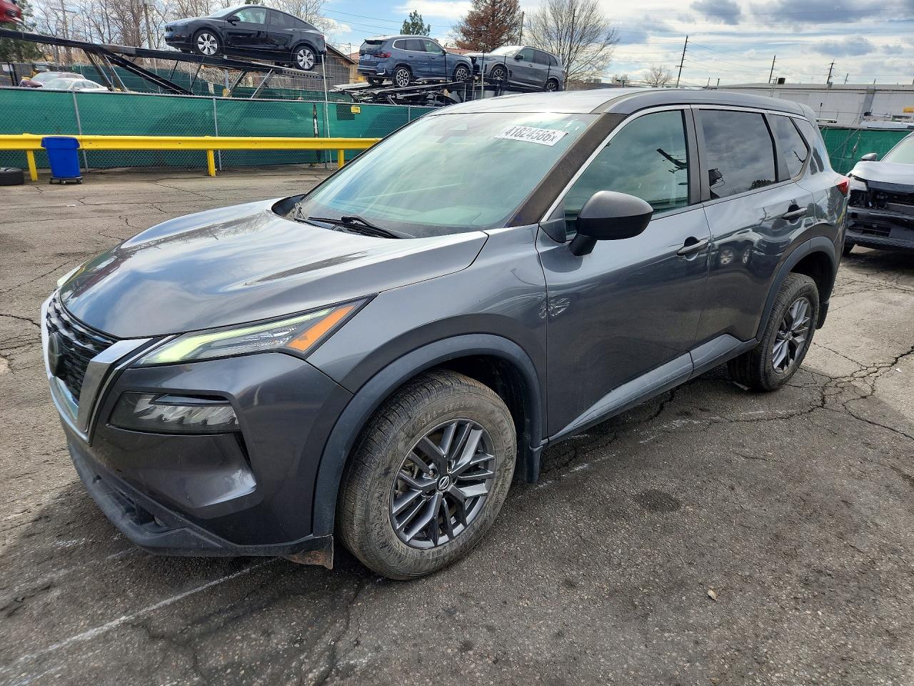 Salvage Nissan Rogue Image